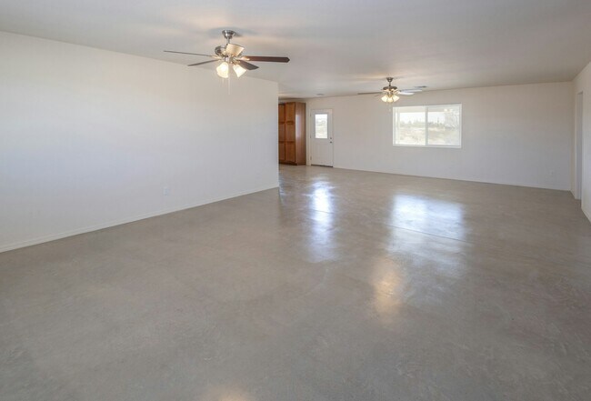 Building Photo - 20661 Leavitt Ln