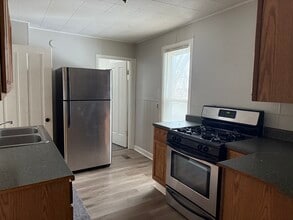 Building Photo - 2 Bed/1 Bath - Unit 516O