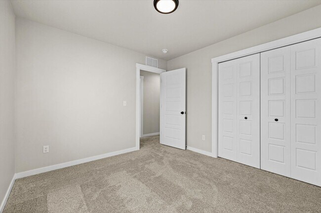 Building Photo - BRAND NEW Meridian Home for Rent!