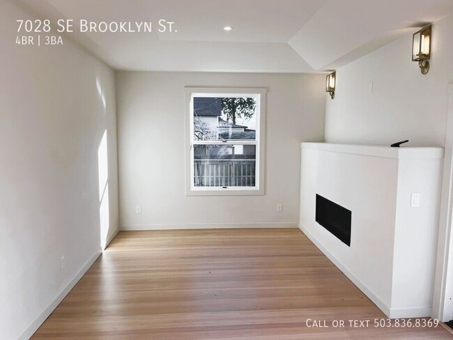 Building Photo - Stunning Newly Renovated 4-Bedroom Home fo...