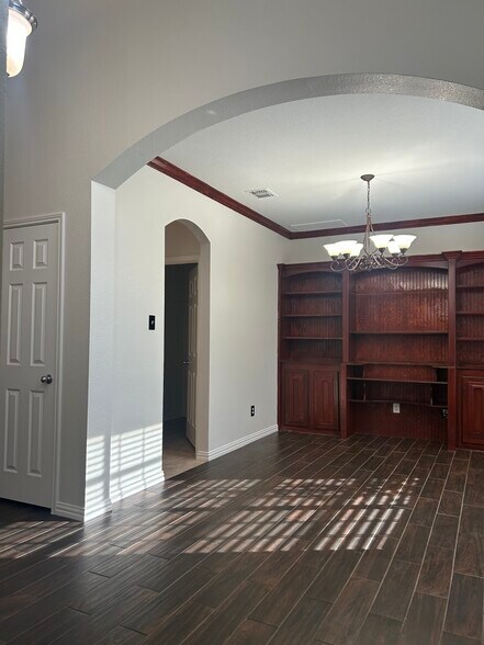 Building Photo - 8012 Wyoming Dr