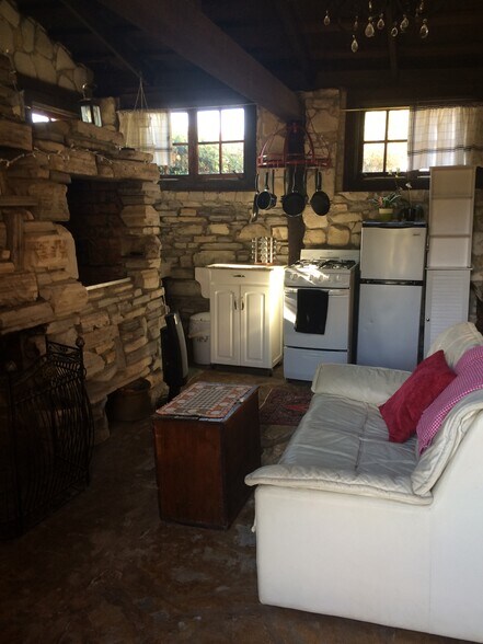 Building Photo - 6441 Via Colinita