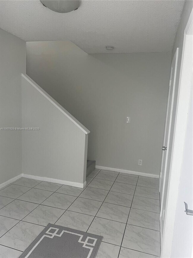 Building Photo - 2661 Huron Way