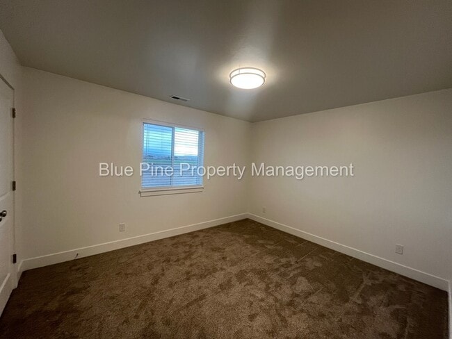 Building Photo - 6322 N Freedom Rd