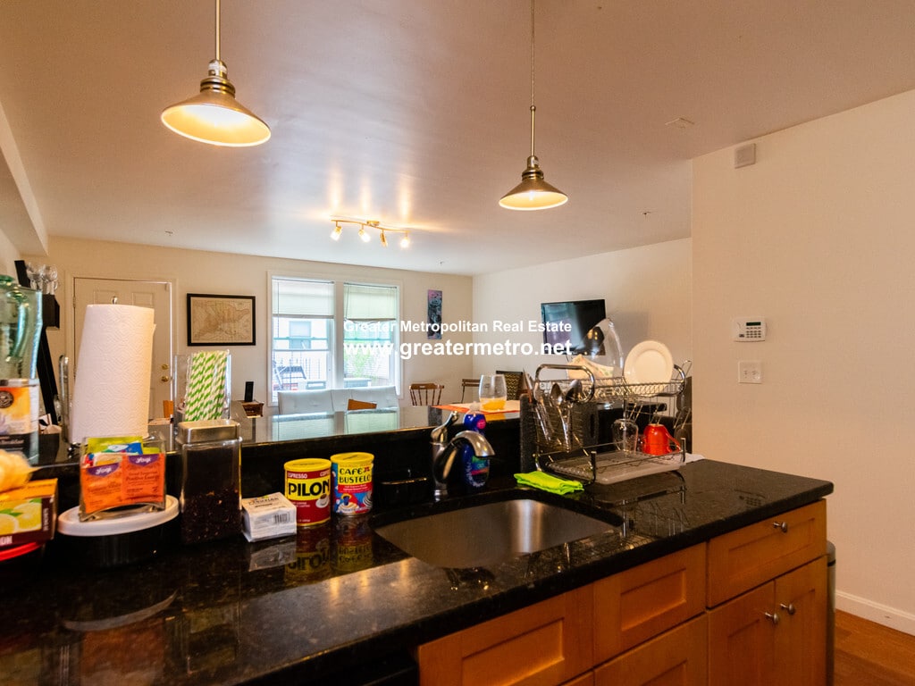 Building Photo - 41 Chelsea St