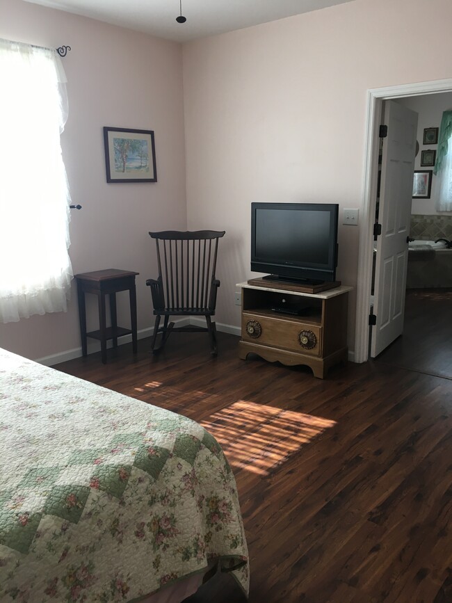 MASTER BEDROOM WITH SMART TV - 203 Three Runs Plantation Dr