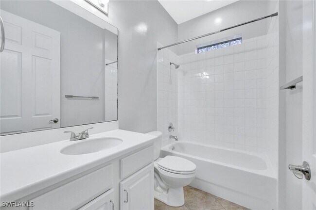 Building Photo - 1126 Medan Ct N