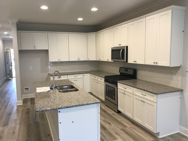 Building Photo - 1385 Sheridan Glen Crossing