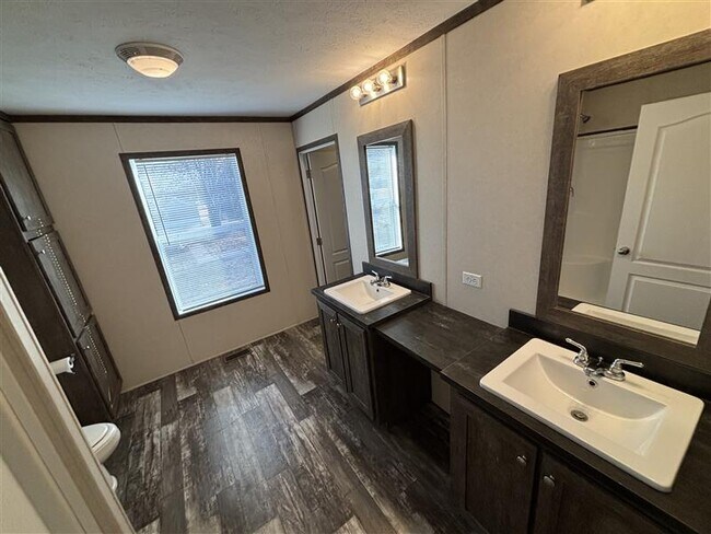 Building Photo - 73 Eisenhower St