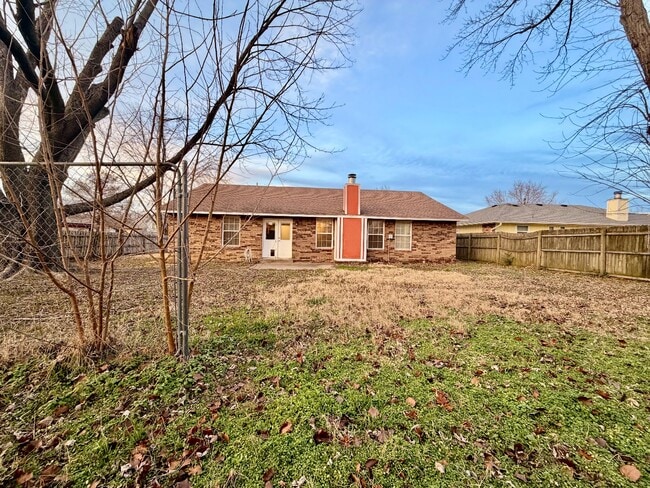 Building Photo - 10802 E 101st St N