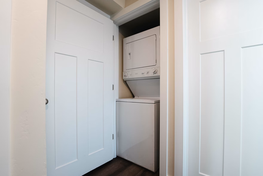 APT B - 259 E Herbert Ave