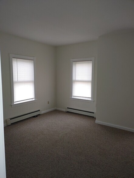 Building Photo - 15 Barstow Ave