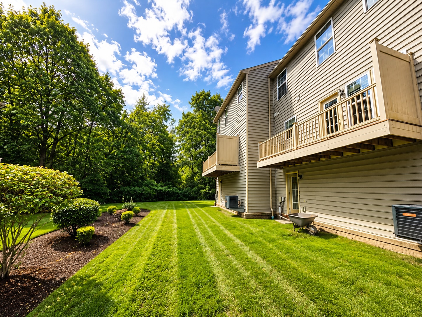 Building Photo - 1502 Pointe View Dr