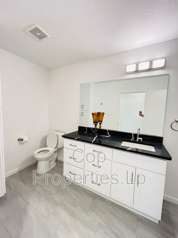 Building Photo - 129 Beechwood Ave