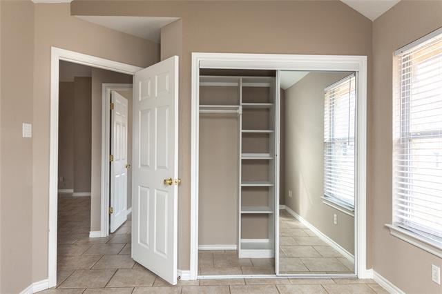 Building Photo - 6630 Blue Water Cir