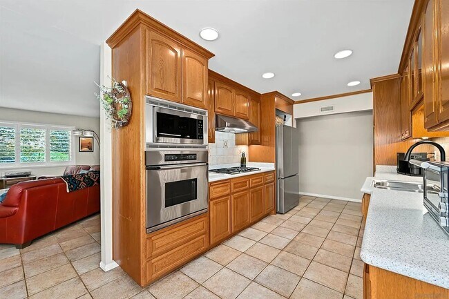 Building Photo - 462 Dewane Dr