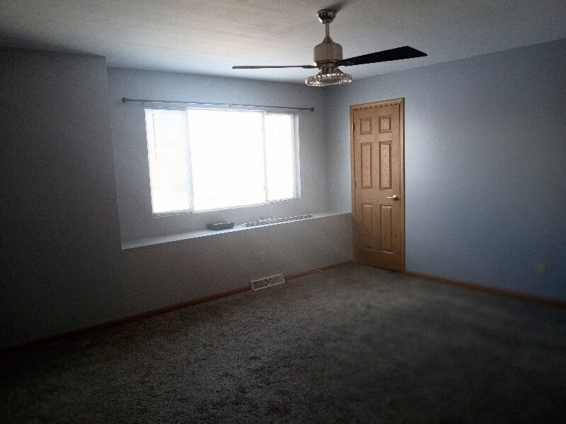 Building Photo - 1103 Autumn Dr