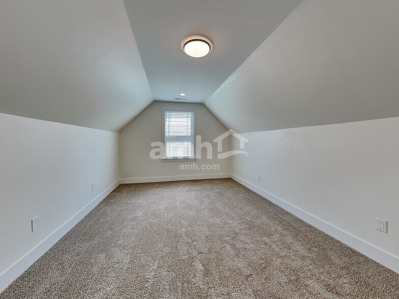 Building Photo - 430 Risen Star Dr