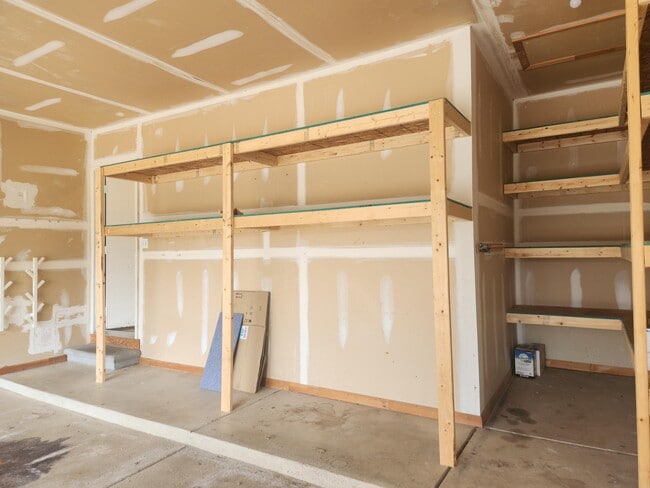 Building Photo - 4051 Sarah Ann Dr