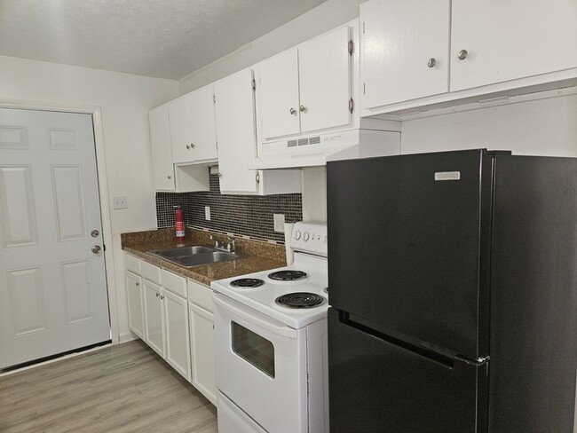 Building Photo - 6427 Starbrook Dr