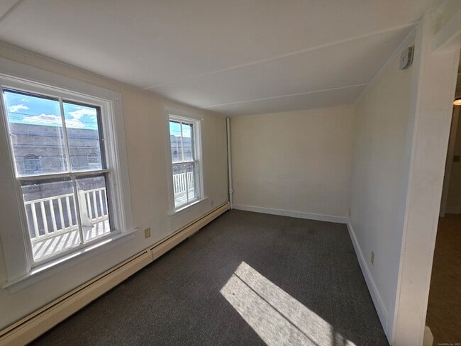 Building Photo - 110 Main St