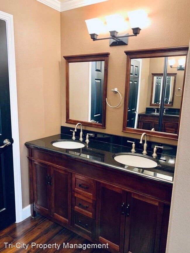 Building Photo - 2 br, 2 bath House - 39887 Cedar Blvd # 152