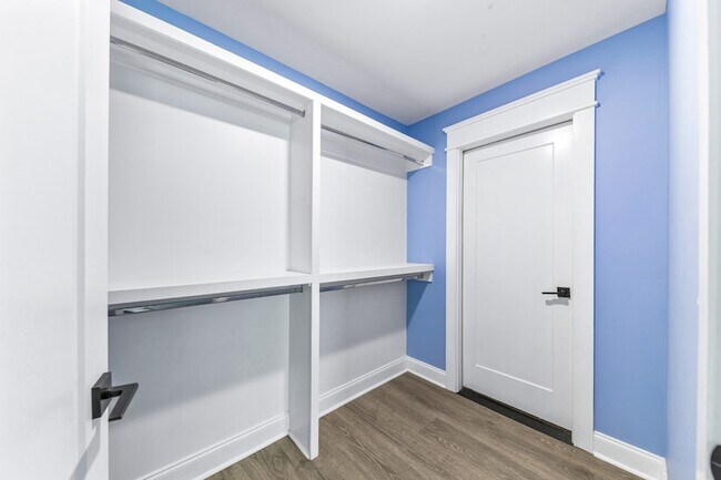 Building Photo - 601 Joyce Ave