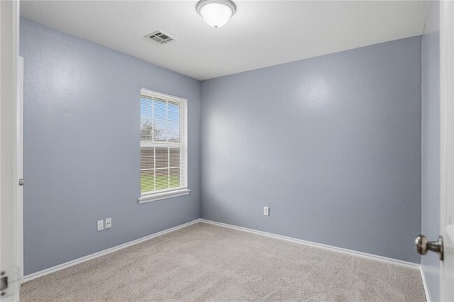 Building Photo - 605 Inverleith Cir