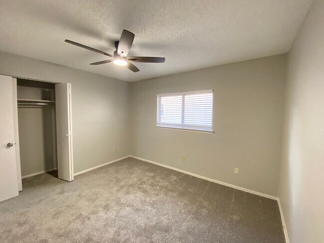 Building Photo - 7146 Spring Grove Dr