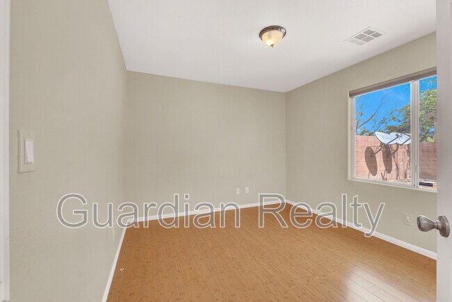 Building Photo - 224 Emerald Vista Way