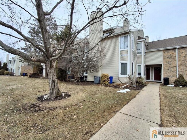 Building Photo - 9 Chatham Square