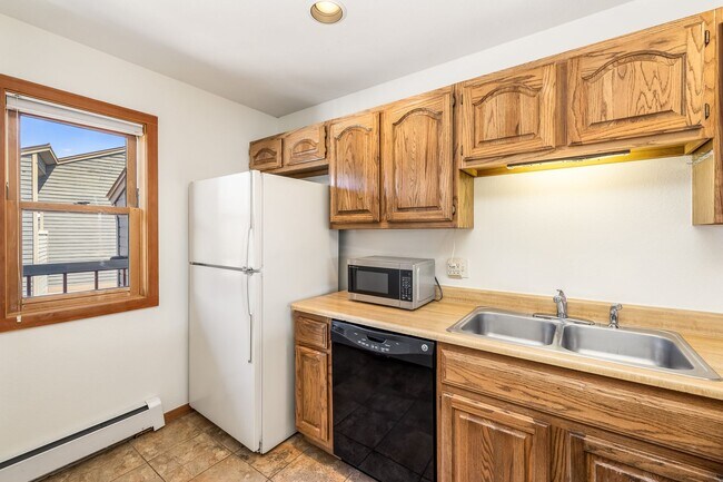 Building Photo - Long Term Rental- Snowscape Condos #50