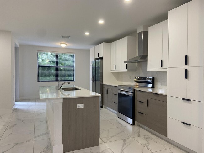 Building Photo - 359 Bella Sol Way