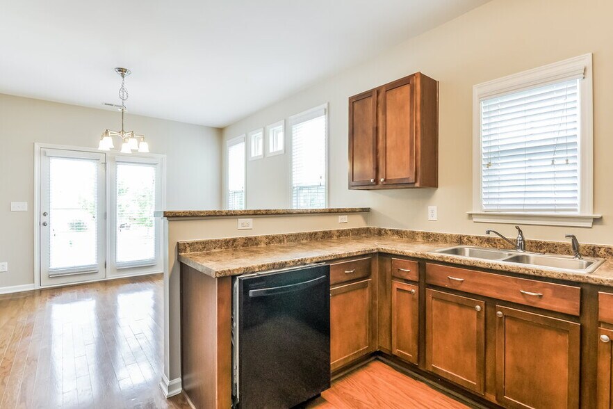 Building Photo - 607 Bellefont Ct