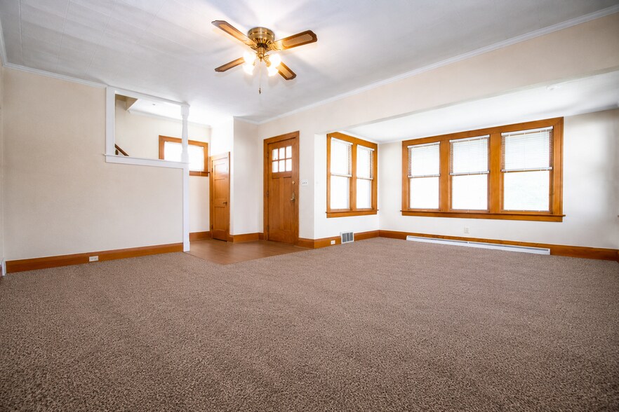 Building Photo - 4250 N Haven Ave