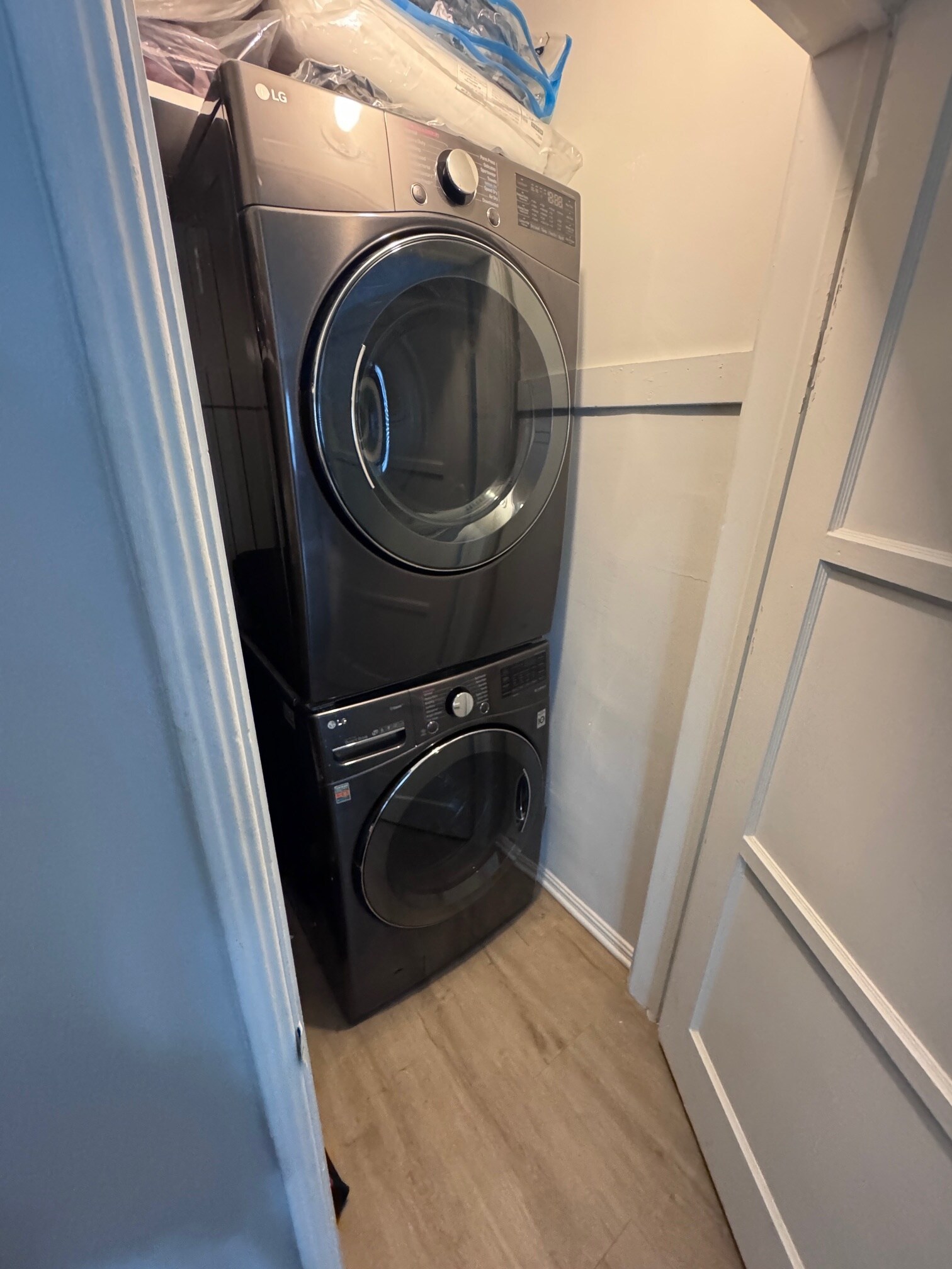 Washer & dryer in unit - 630 E San Antonio Dr