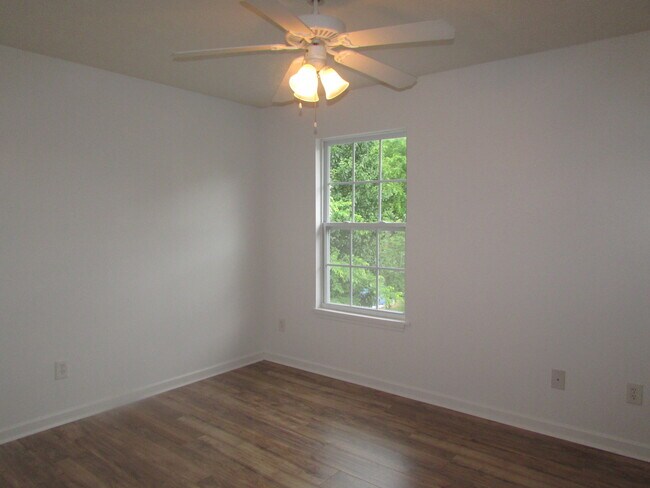 Building Photo - Murfreesboro Duplex - Prime Location Near ...