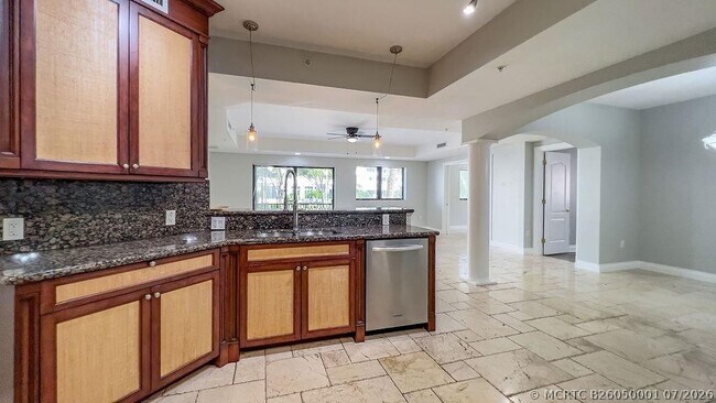 Building Photo - 4241 N Ocean Dr
