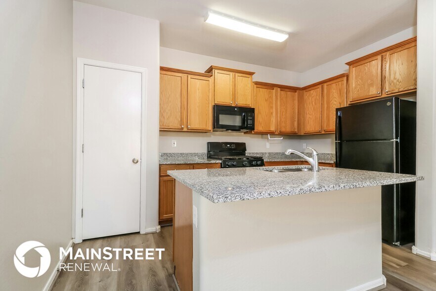 Building Photo - 15220 W Shaw Butte Dr