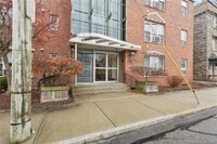 Building Photo - 184 Pequot Ave