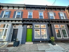 Building Photo - 604 S 12th St