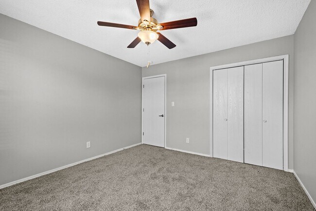 Building Photo - Cozy 2 Bedroom Duplex with Fireplace & Spacious Backyard!