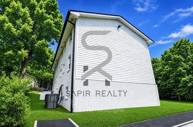 Building Photo - 371 Lanier St NW