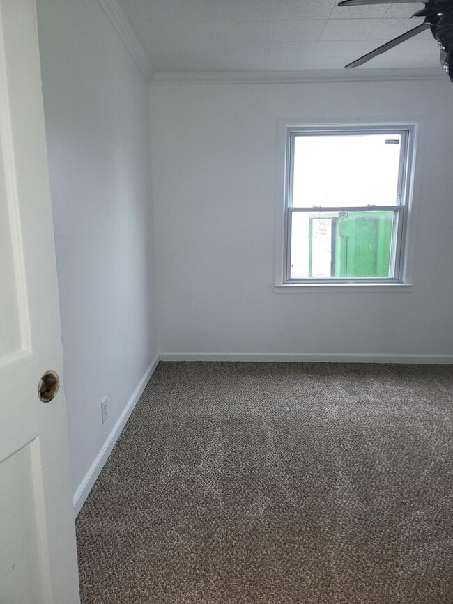 Building Photo - 3 Bedroom Ranch - $1,350