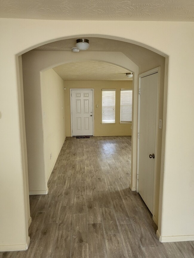 Building Photo - 5707 Saluda Creek Ln