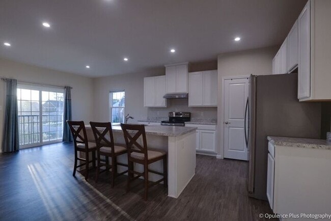Building Photo - Gorgeous 3 Bed 3.5 Bath Fairborn Home!