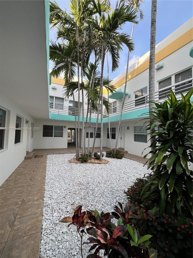 Building Photo - 326 Wilson St