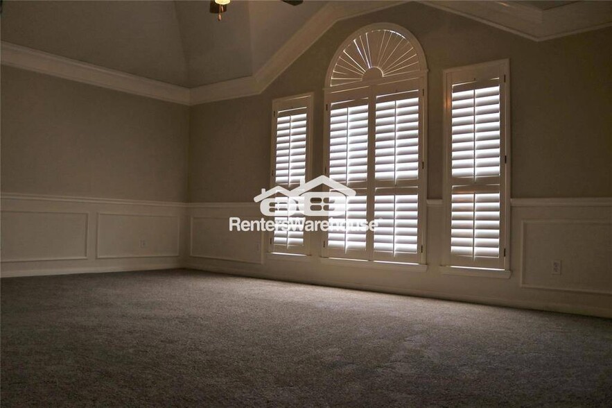 Building Photo - 1514 Kincross Ct