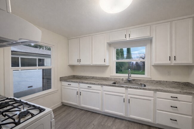 Building Photo - 11750 Jones St