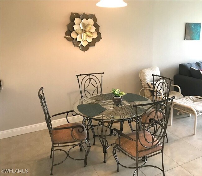 Building Photo - 1085 Forest Lakes Dr